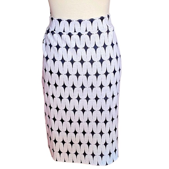 RENEE C. Geometric “Lena” Dark Gray & Off White Skirt - Picture 2 of 5